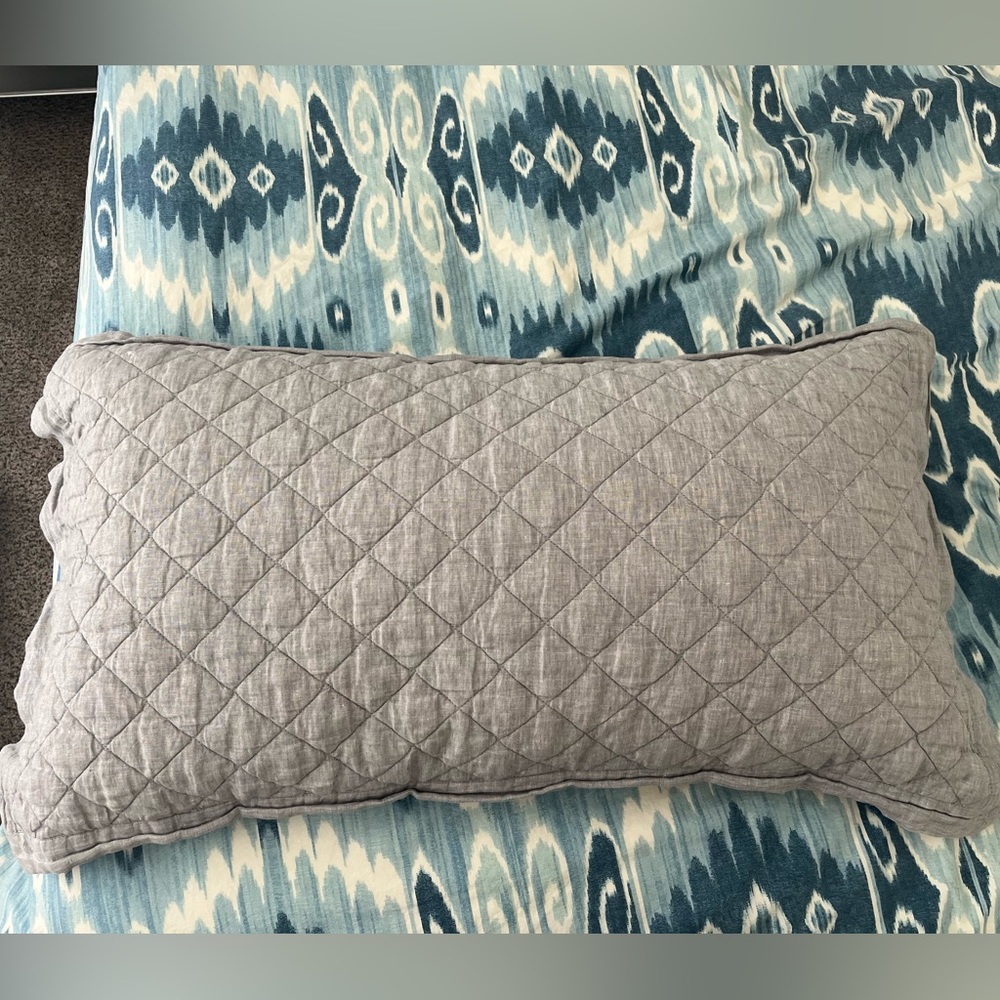 2 gray pillow shams